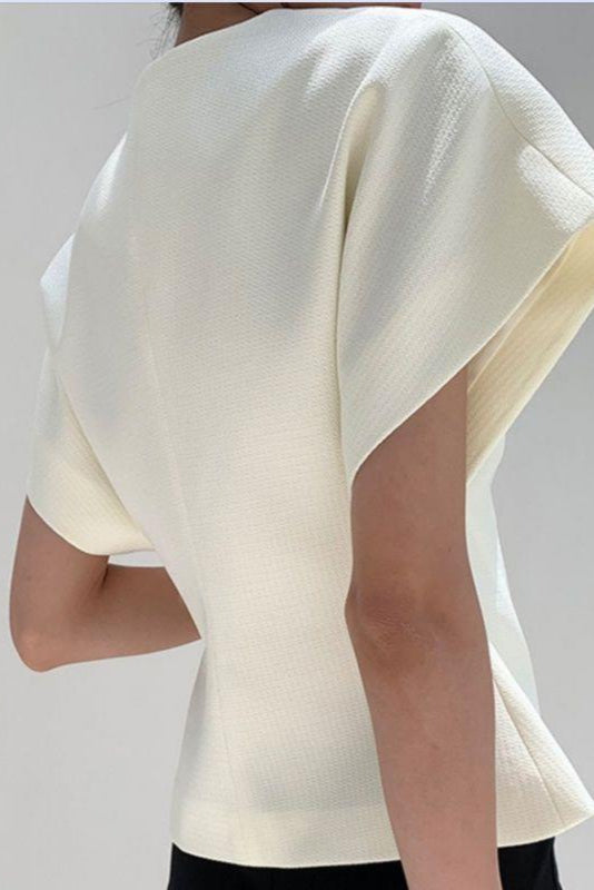 Cevalin | Top Skulpturel Silhuet med Guldspænde