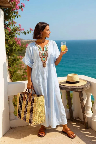 SAGA KJOLE | Lang kjole med decoteret hals og sideslidser