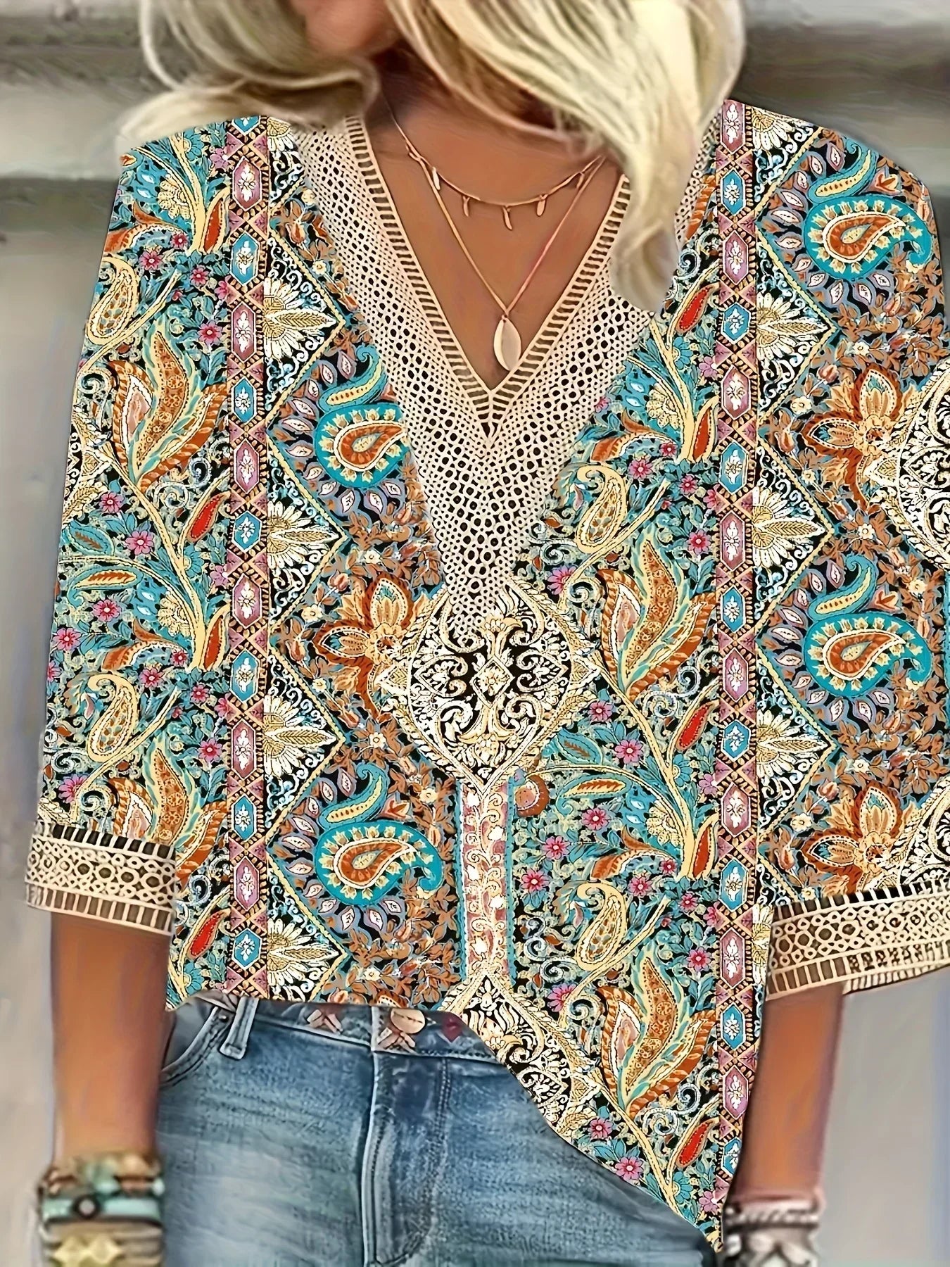 Divina | V-hals Bluse med Korte Ærmer