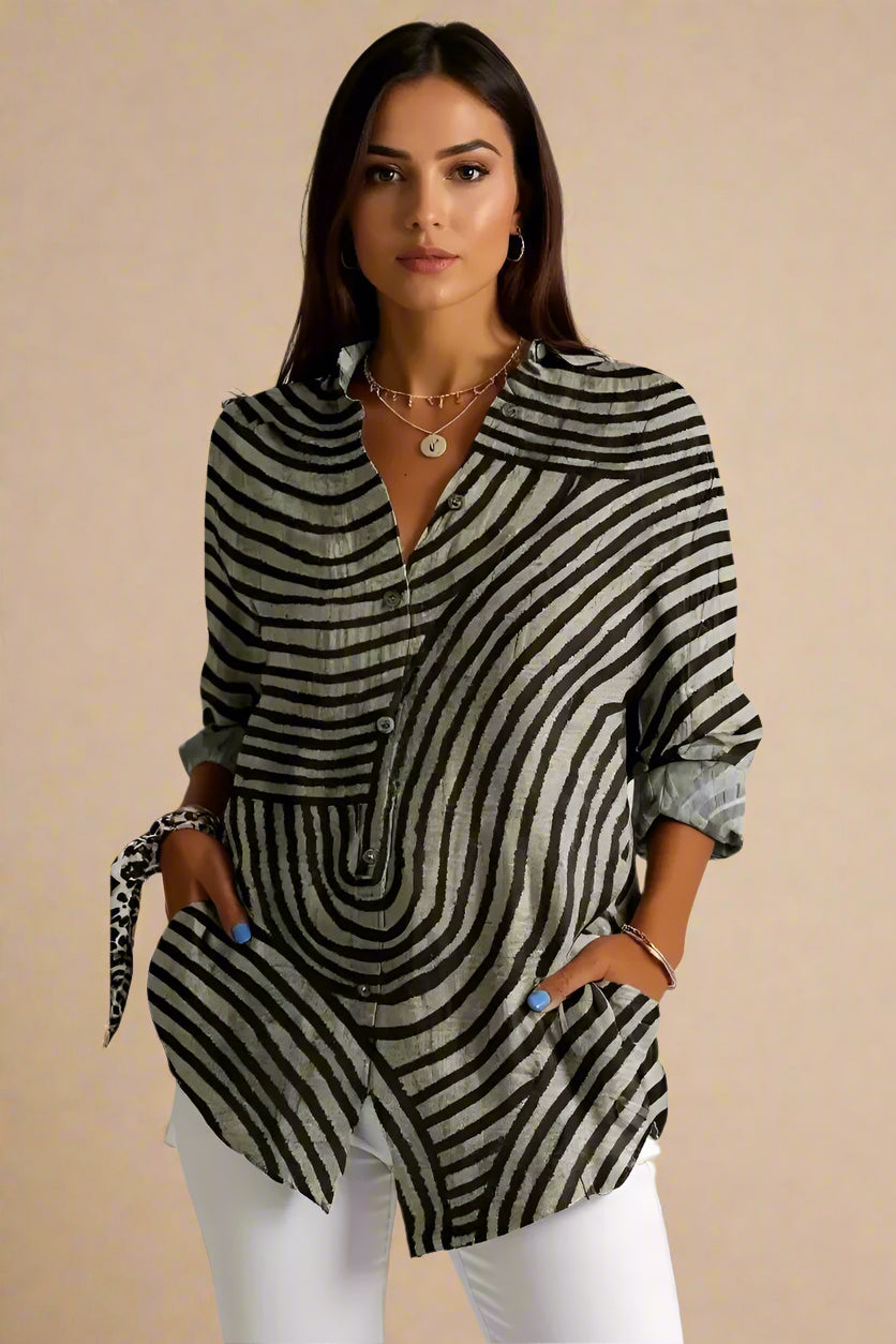 Maja blusen | Langærmet skjorte med grafisk mønster og moderne snit